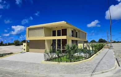 Imagem: A casa em condomínio possui 3 Dormitórios, 3 Banheiros, 2