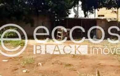 Imagem: O terreno possui 500m² de Área e está localizado em Santa