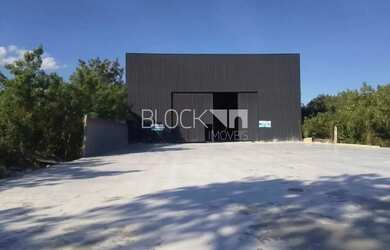 Imagem: O depósito possui 5 Vagas na garagem e 500m² de Área e está