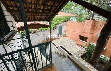 Imagem 16: Casa estilo sobrado com 5 quartos sendo 1 suíte disponível para locação...