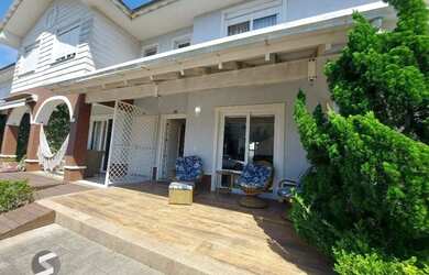 Imagem: A casa em condomínio possui 3 Dormitórios, 3 Banheiros, 2