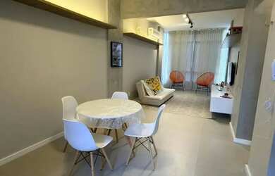 Imagem: O apartamento possui 1 Dormitório, 1 Banheiro, 1 Vaga na garagem