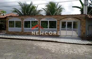 Imagem: A casa possui 2 Dormitórios, 3 Banheiros, 5 Vagas na garagem