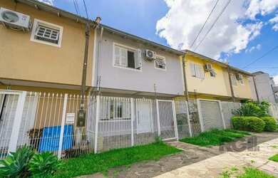 Imagem: A casa possui 3 Dormitórios, 3 Banheiros, 1 Vaga na garagem