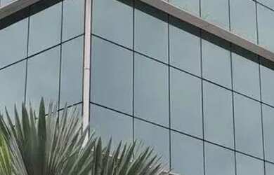 Imagem: O depósito possui 2 Vagas na garagem e 64m² de Área e está