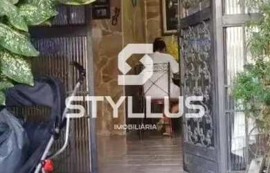 Imagem: A casa possui 4 Dormitórios, 4 Banheiros, 1 Vaga na garagem