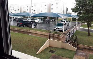 Imagem: O apartamento possui 2 Dormitórios, 1 Banheiro, 1 Vaga na garagem