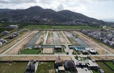 Imagem: O terreno possui 191m² de Área e está localizado em Beira