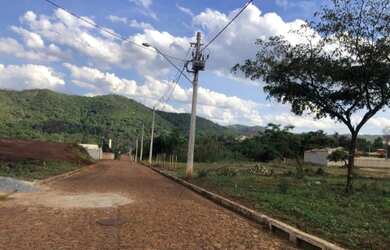 Imagem: O terreno possui 360m² de Área e está localizado em Villa