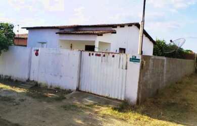 Imagem: A casa possui 1 Dormitório, 1 Banheiro, 1 Vaga na garagem