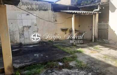 Imagem: A casa possui 3 Dormitórios, 1 Banheiro, 4 Vagas na garagem