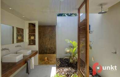 Imagem: A casa em condomínio possui 5 Dormitórios, 1 Banheiro, 3 Vagas