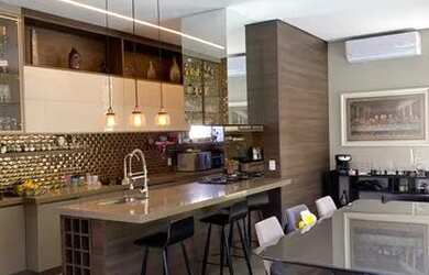 Imagem: A casa em condomínio possui 4 Dormitórios, 5 Banheiros, 4