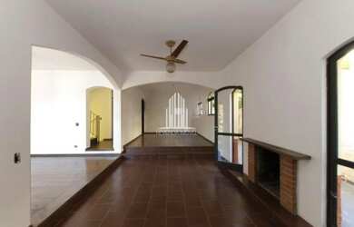 Imagem: A casa à venda possui 4 Dormitórios, 5 Banheiros, 5 Vagas