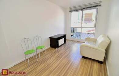 Imagem: O apartamento possui 1 Dormitório, 1 Banheiro, 55m² de Área