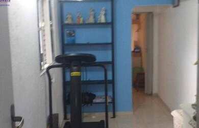 Imagem: A casa possui 3 Dormitórios, 1 Banheiro, 1 Vaga na garagem