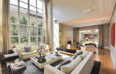 Imagem 2: Casa na Fazenda Morumbi. 500m² de Área, 4 Vagas na garageme4 Dormitórios