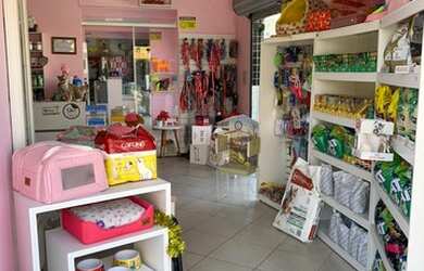 Imagem: O depósito possui 5 Vagas na garagem, 350m² de Área e está