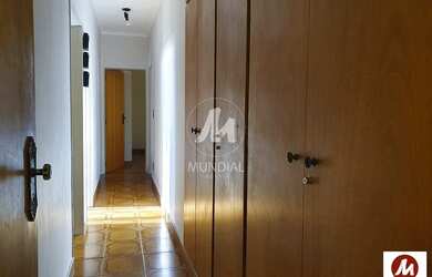 Imagem: O depósito possui 2 Vagas na garagem, 211m² de Área e está