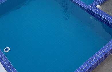 Imagem: A casa possui 1 Dormitório, 2 Vagas na garagem e está localizado