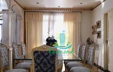 Imagem: O apartamento possui 4 Dormitórios, 1 Banheiro, 2 Vagas na