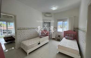 Imagem: A casa possui 5 Dormitórios, 5 Banheiros, 3 Vagas na garagem