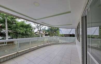 Imagem: O apartamento possui 3 Dormitórios, 3 Banheiros, 2 Vagas na