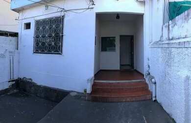 Imagem: A casa possui 2 Dormitórios, 1 Banheiro, 1 Vaga na garagem