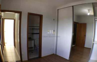 Imagem: O apartamento possui 3 Dormitórios, 1 Banheiro, 2 Vagas na