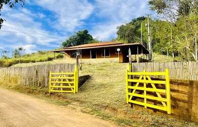 Imagem: Chácara de 2.000m2 com Casa (Agua Luz) a 10km de Cons. Lafaiete