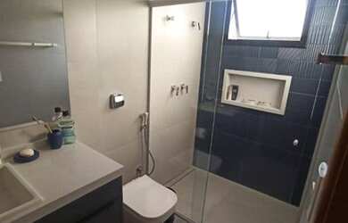 Imagem: A casa possui 3 Dormitórios, 4 Banheiros, 2 Vagas na garagem