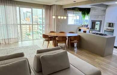 Imagem: O apartamento possui 2 Dormitórios, 3 Banheiros, 2 Vagas na