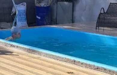 Imagem: A casa possui 2 Dormitórios, Acomodam 8 pessoas, 1 Vaga na