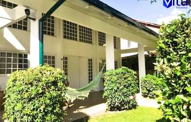 Imagem: A casa possui 3 Dormitórios, 1 Banheiro, 1 Vaga na garagem