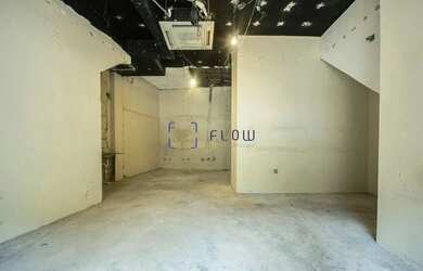 Imagem: O depósito possui 1 Vaga na garagem e 100m² de Área e está