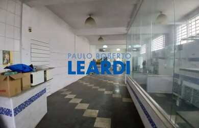 Imagem: O depósito possui 2 Vagas na garagem, 185m² de Área e está