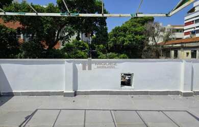 Imagem: A casa possui 3 Dormitórios, 2 Banheiros, 1 Vaga na garagem