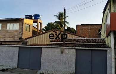 Imagem: A casa possui 3 Dormitórios, 2 Banheiros, 2 Vagas na garagem