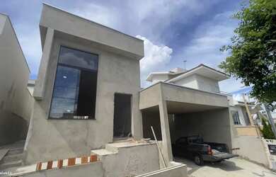 Imagem: A casa em condomínio possui 3 Dormitórios, 4 Banheiros, 2