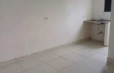 Imagem: A casa possui 1 Dormitório, 1 Banheiro, 19m² de Área e está