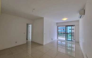 Imagem: O apartamento possui 4 Dormitórios, 3 Banheiros, 2 Vagas na