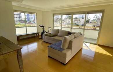 Imagem: O apartamento possui 4 Dormitórios, 5 Banheiros, 3 Vagas na