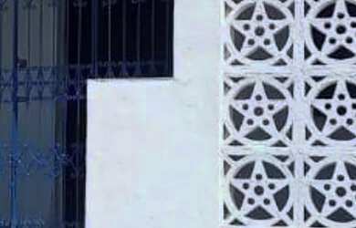 Imagem: A casa possui 2 Dormitórios, 2 Banheiros, 2 Vagas na garagem