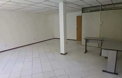 Imagem: O depósito possui 30m² de Área e está localizado em Rio