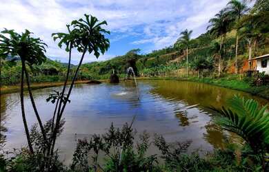 Imagem 14: Recanto lagoa da Mata. Acomodam 6 pessoas, 5 Vagas na garageme3 Dormitórios