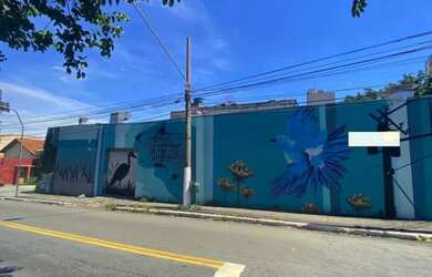 Imagem: O depósito possui 2 Vagas na garagem e 550m² de Área e está