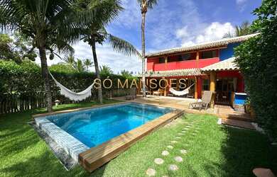 Imagem: A casa possui 3 Dormitórios, 4 Banheiros, 174m² de Área