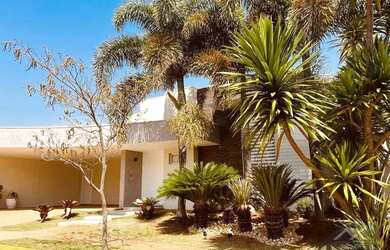 Imagem: A casa em condomínio possui 3 Dormitórios, 4 Banheiros, 2