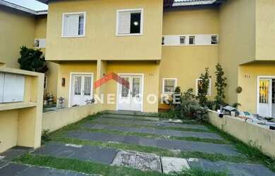 Imagem: A casa em condomínio possui 2 Dormitórios, 1 Banheiro, 2 Vagas