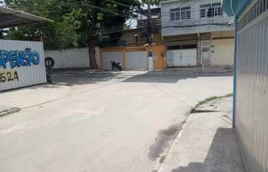 Imagem: A casa possui 2 Dormitórios, 1 Banheiro, Churrasqueira, Varanda